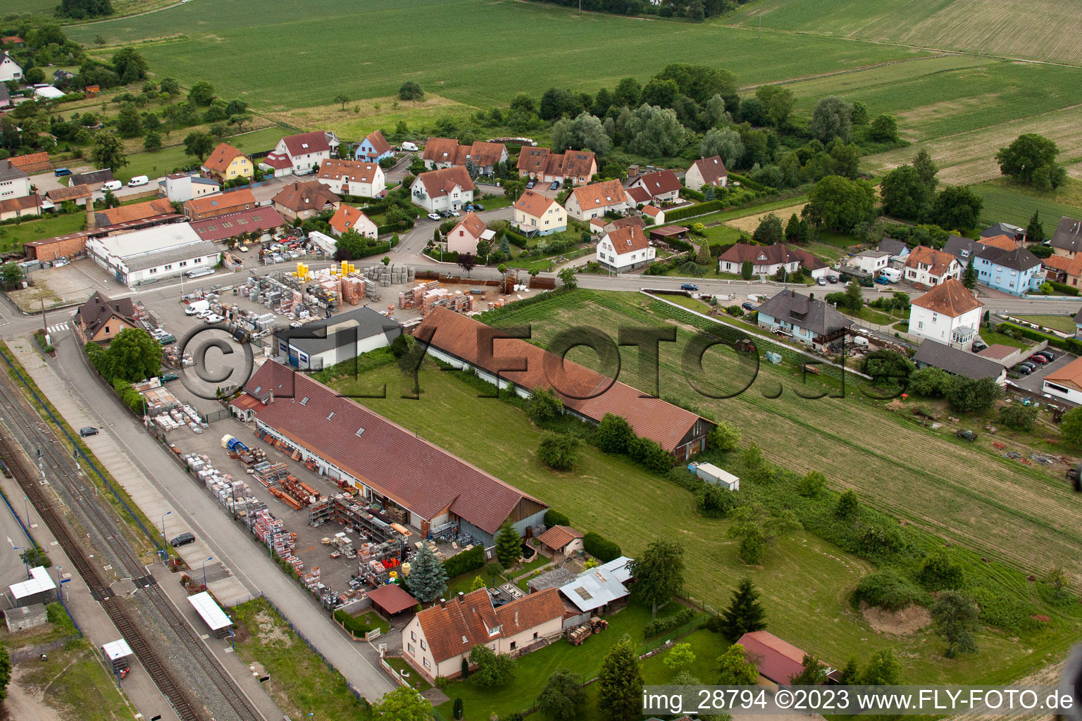 Rœschwoog im Bundesland Bas-Rhin, Frankreich aus der Luft