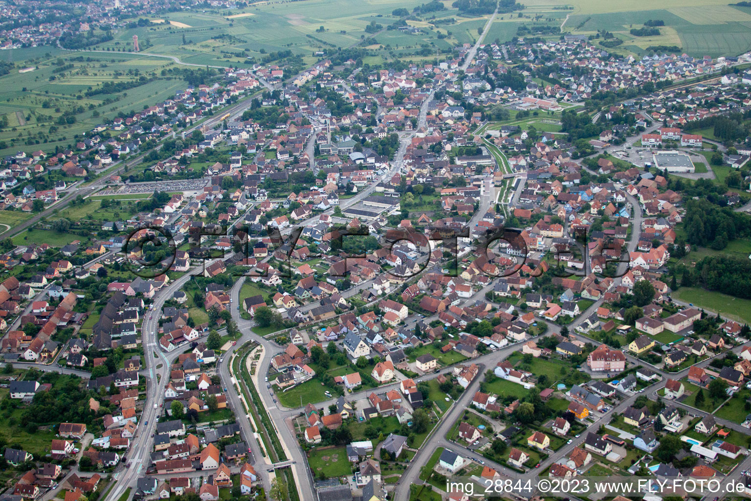 Luftaufnahme von Herrlisheim im Bundesland Bas-Rhin, Frankreich