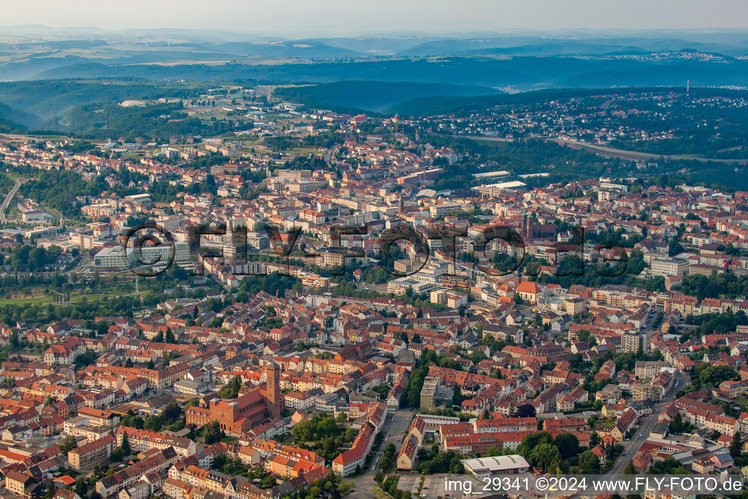 Pirmasens im Bundesland Rheinland-Pfalz, Deutschland von der Drohne aus gesehen