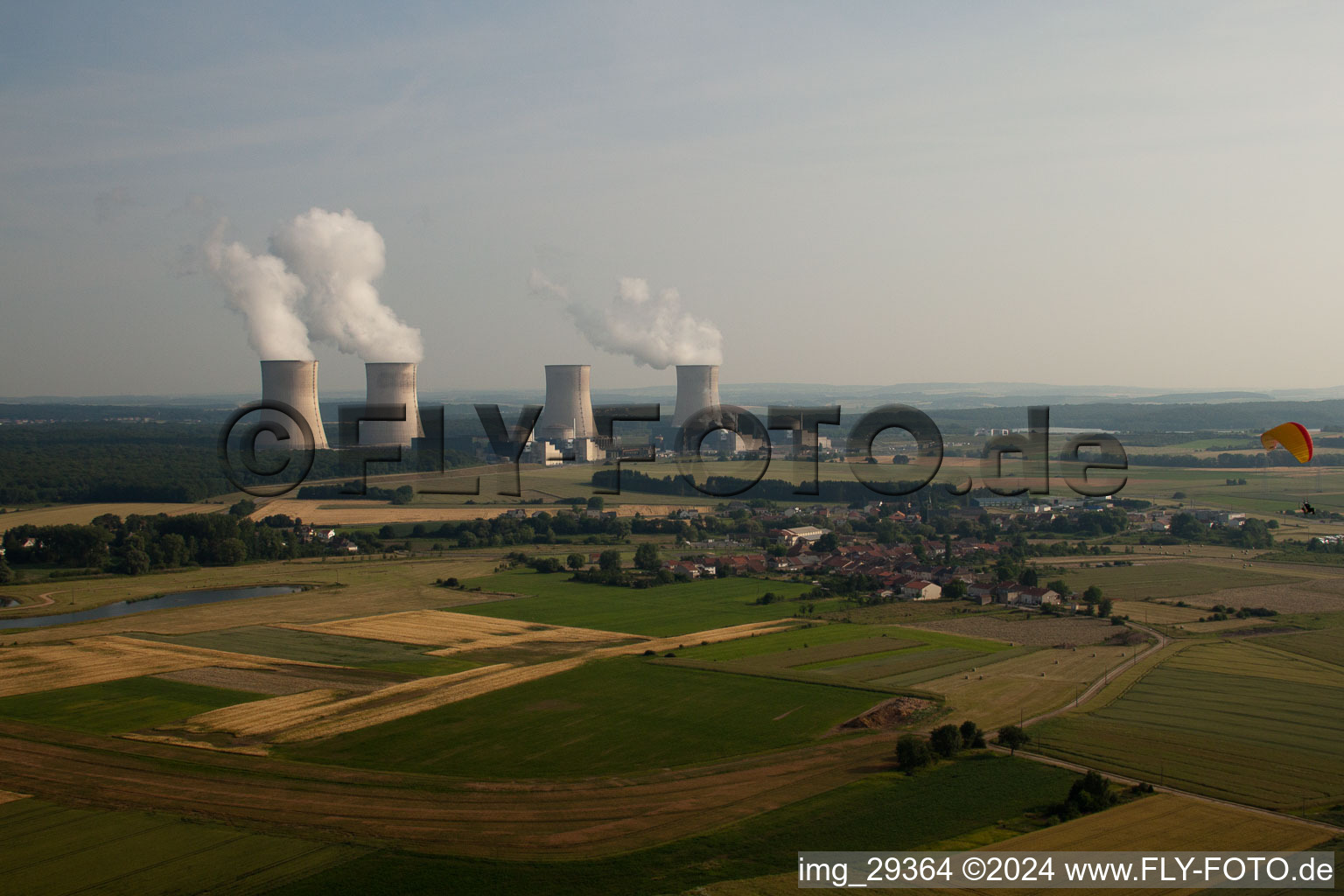 Gelände des Kernkraftwerk (auch AKW, KKW oder Atomkraftwerk) in Cattenom an der Mosel in Alsace-Champagne-Ardenne-Lorraine im Bundesland Moselle, Frankreich