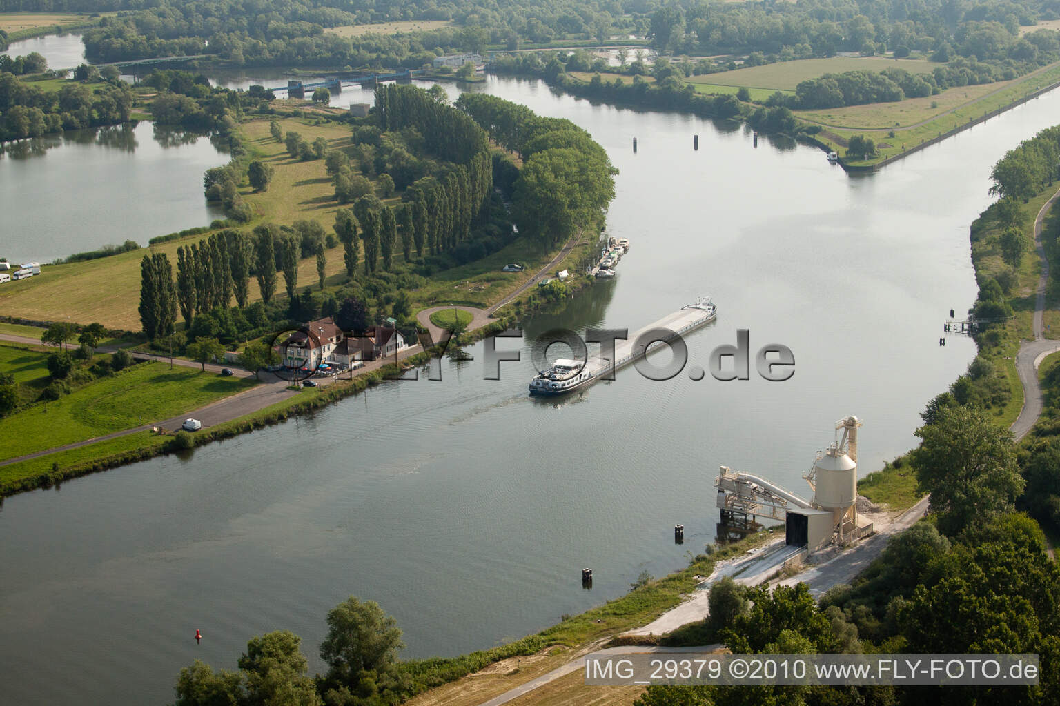 Luftbild von Cattenom im Bundesland Moselle, Frankreich