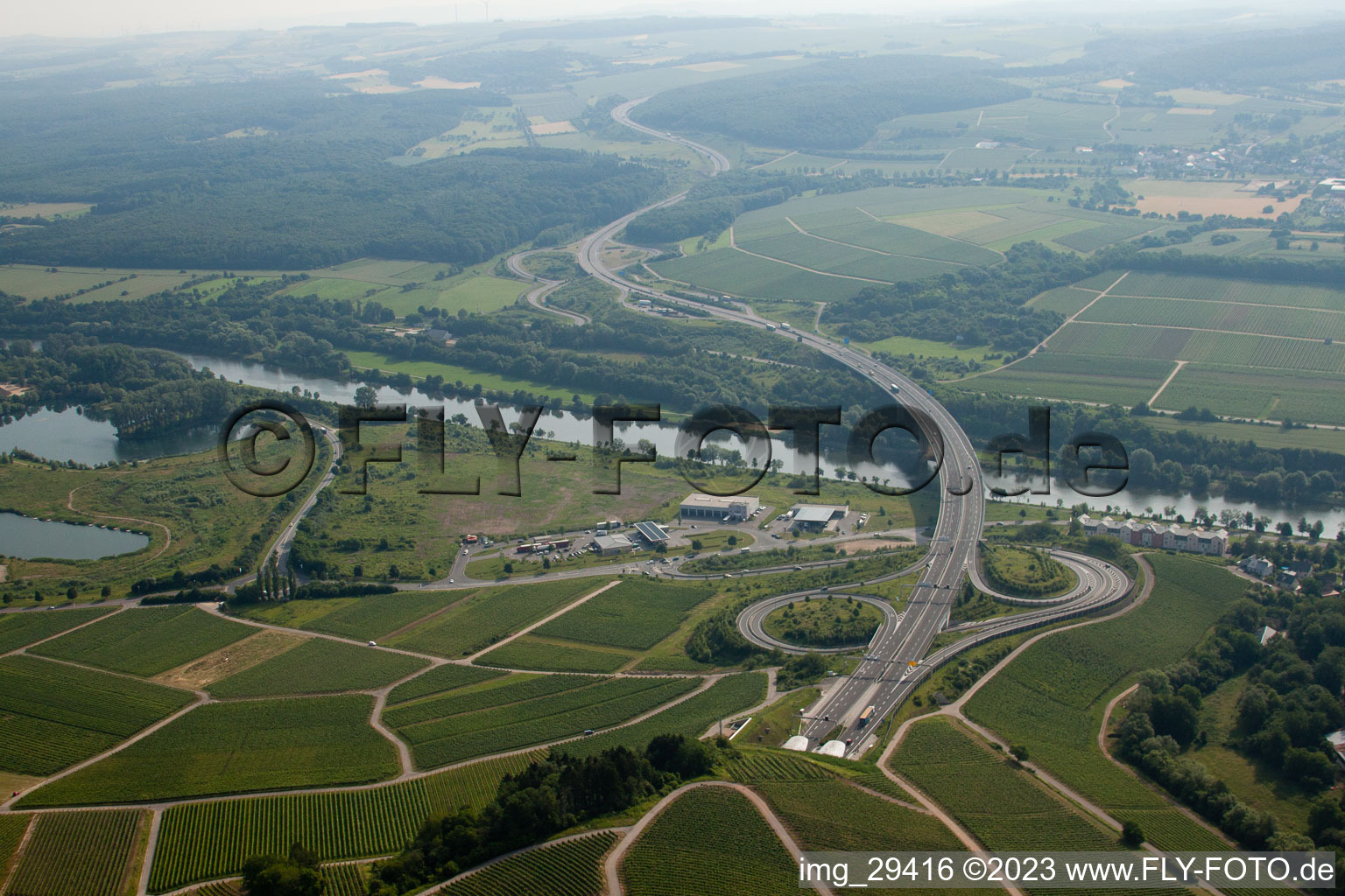 Luftaufnahme von Schengen im Bundesland Gréiwemaacher, Luxemburg