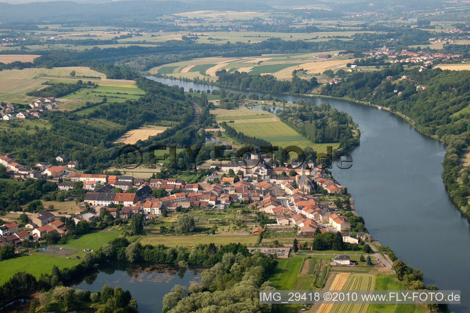 Luftbild von Rettel im Bundesland Moselle, Frankreich