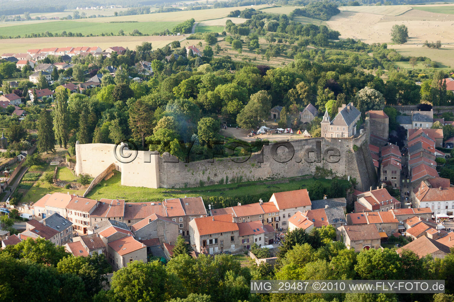 Schrägluftbild von Rodemack im Bundesland Moselle, Frankreich