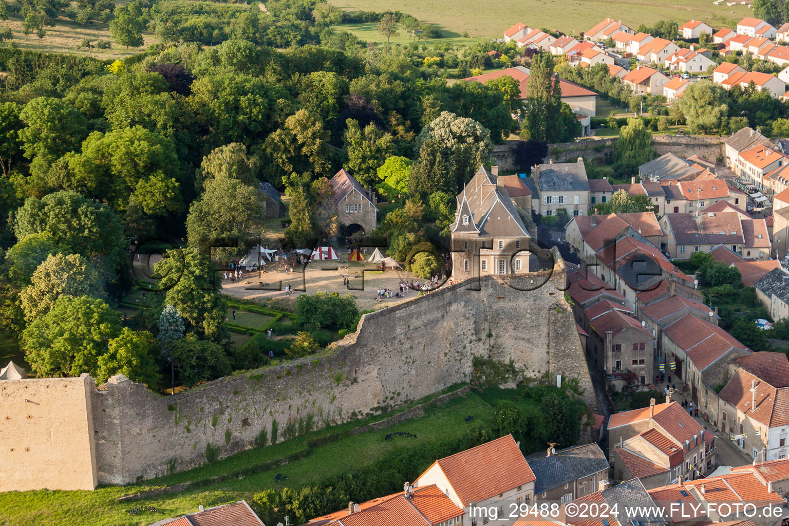 Burganlage der Veste Fort Rodemack in Rodemack in Grand Est im Bundesland Moselle, Frankreich