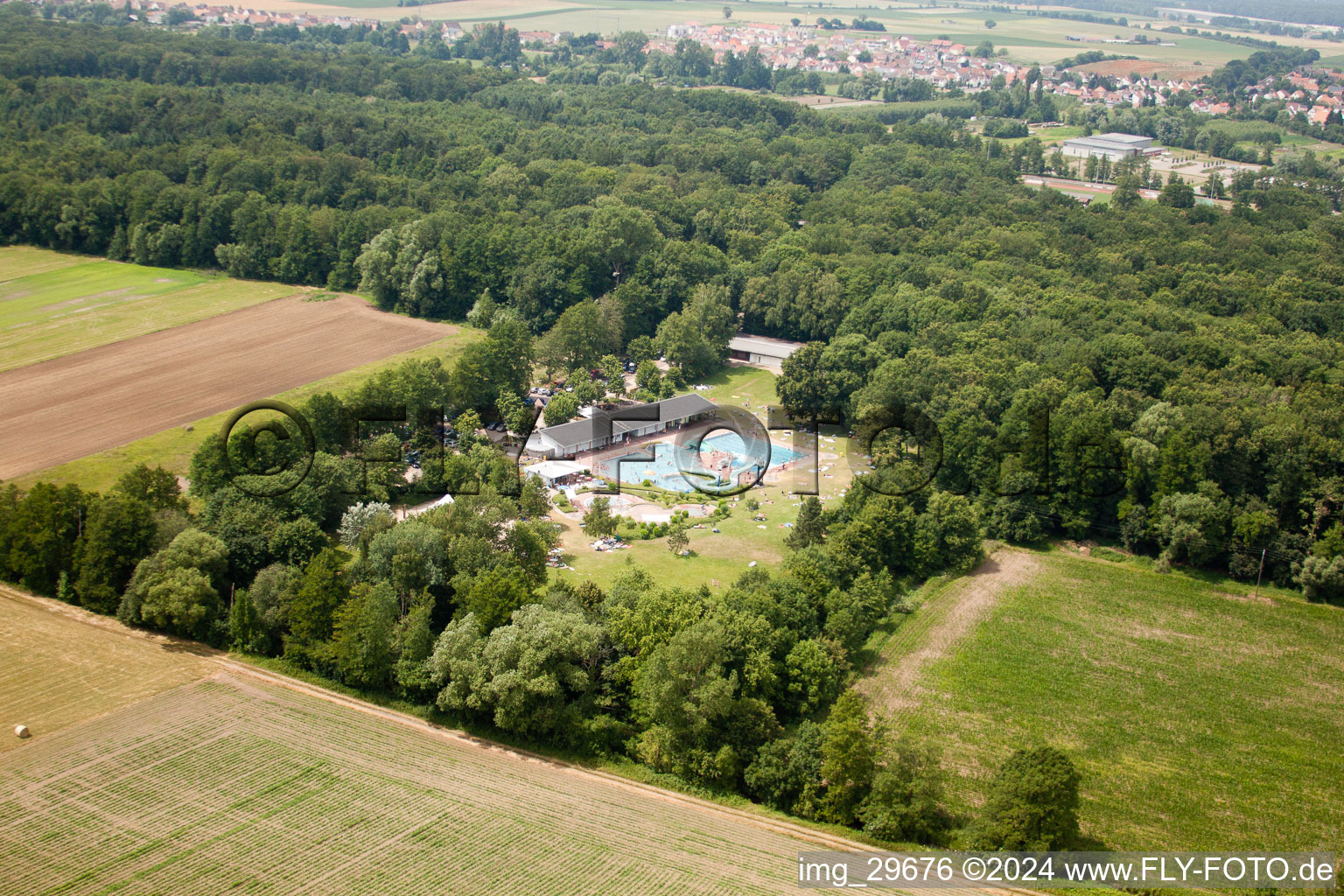 Luftbild von Kandel, Waldschwimmbad im Bundesland Rheinland-Pfalz, Deutschland