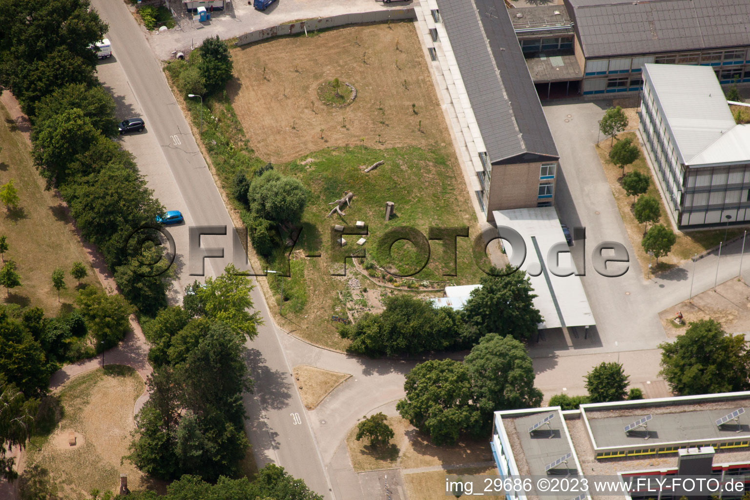 Luftaufnahme von Kandel, IGS-Schulgarten im Bundesland Rheinland-Pfalz, Deutschland