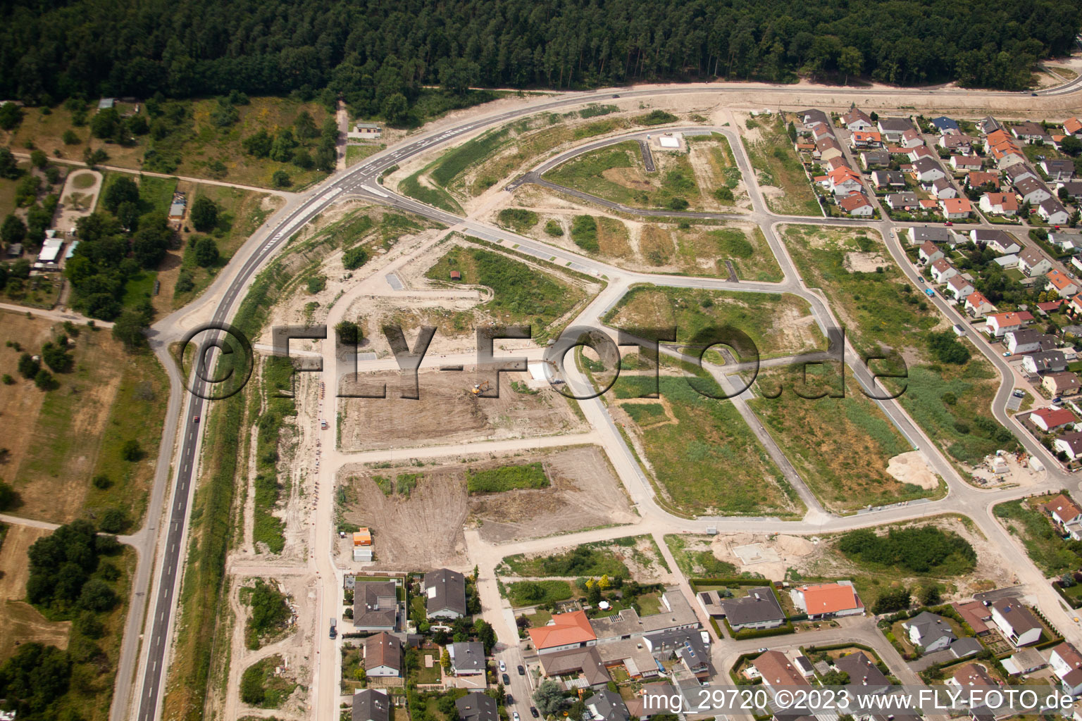 Jockgrim, Neubaugebiet West im Bundesland Rheinland-Pfalz, Deutschland von einer Drohne aus