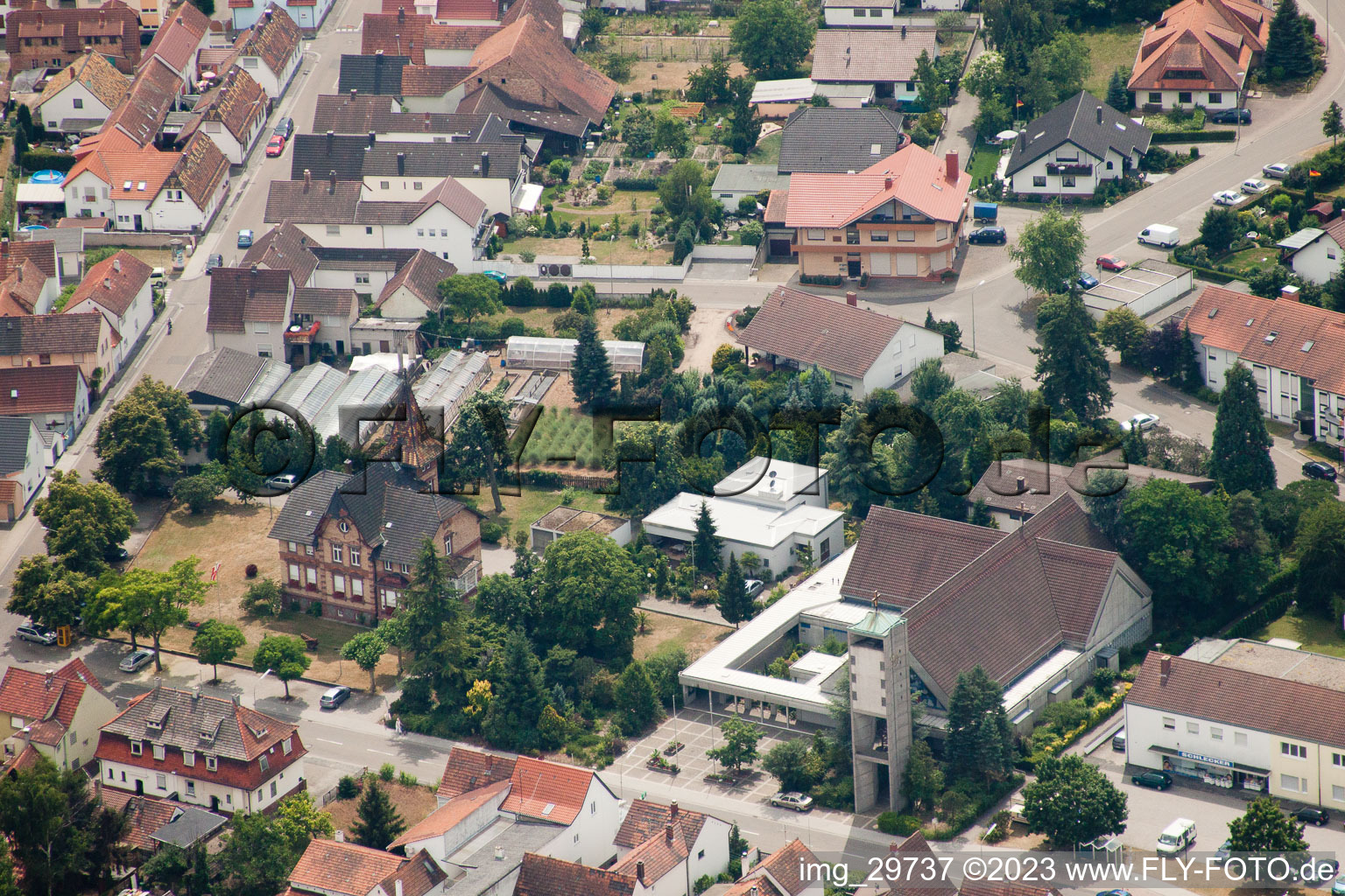 Jockgrim, Rathaus, Kirche im Bundesland Rheinland-Pfalz, Deutschland
