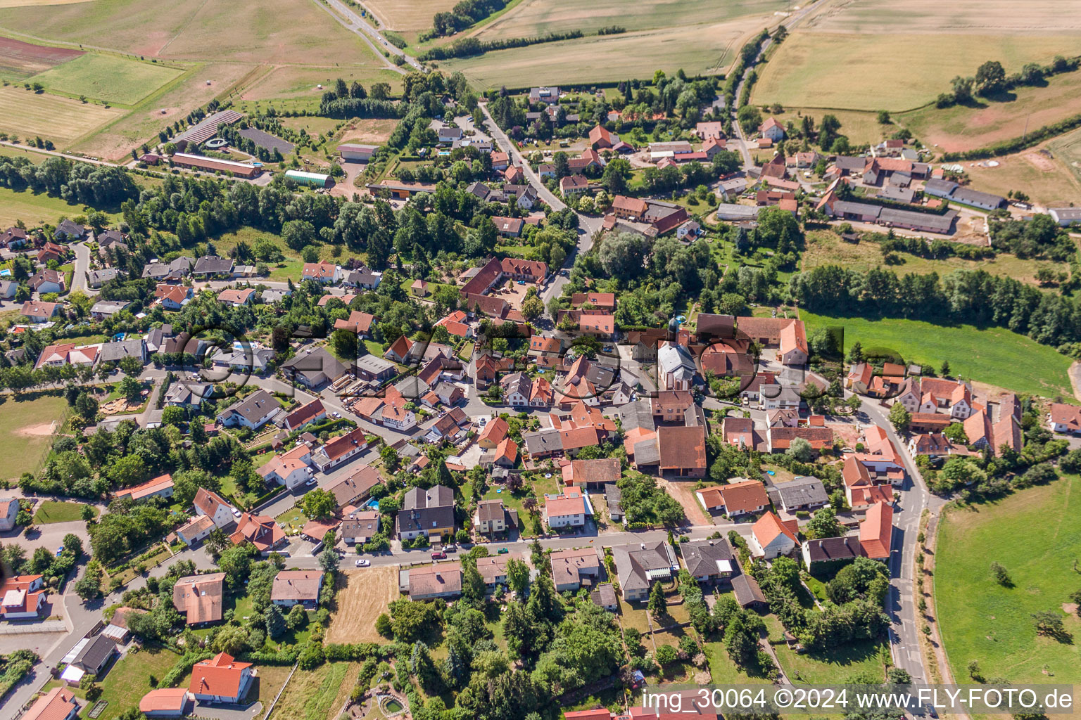 Dorf - Ansicht in Weitersweiler im Bundesland Rheinland-Pfalz, Deutschland
