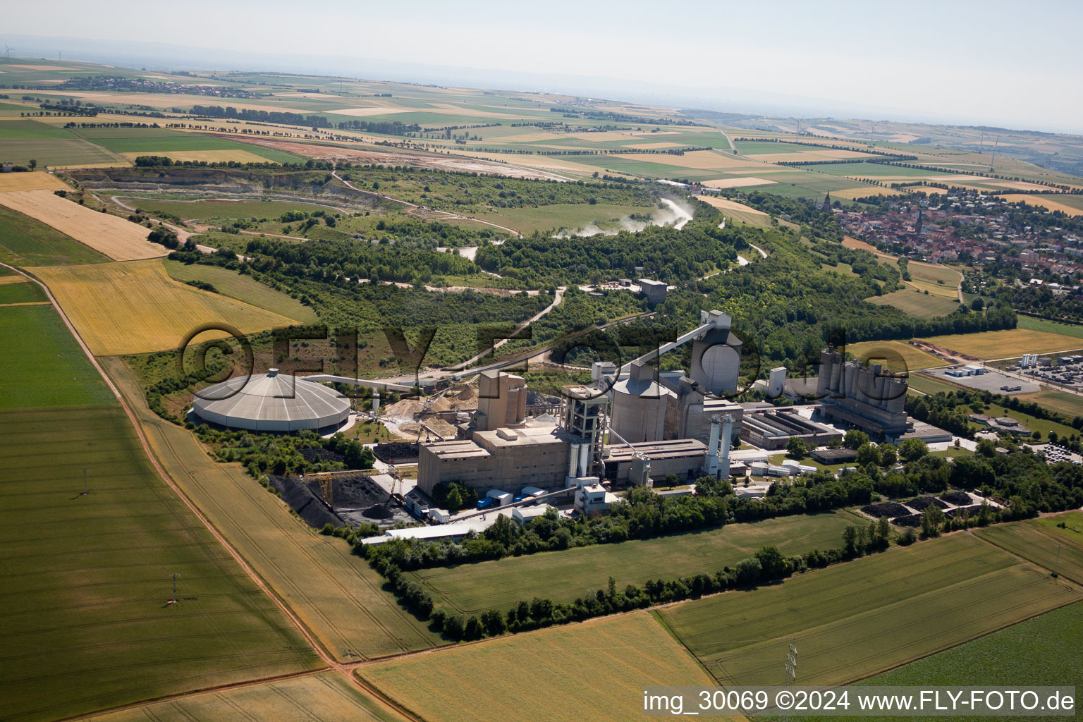 Luftbild von Göllheim, Zementwerk Dyckerhoff im Bundesland Rheinland-Pfalz, Deutschland