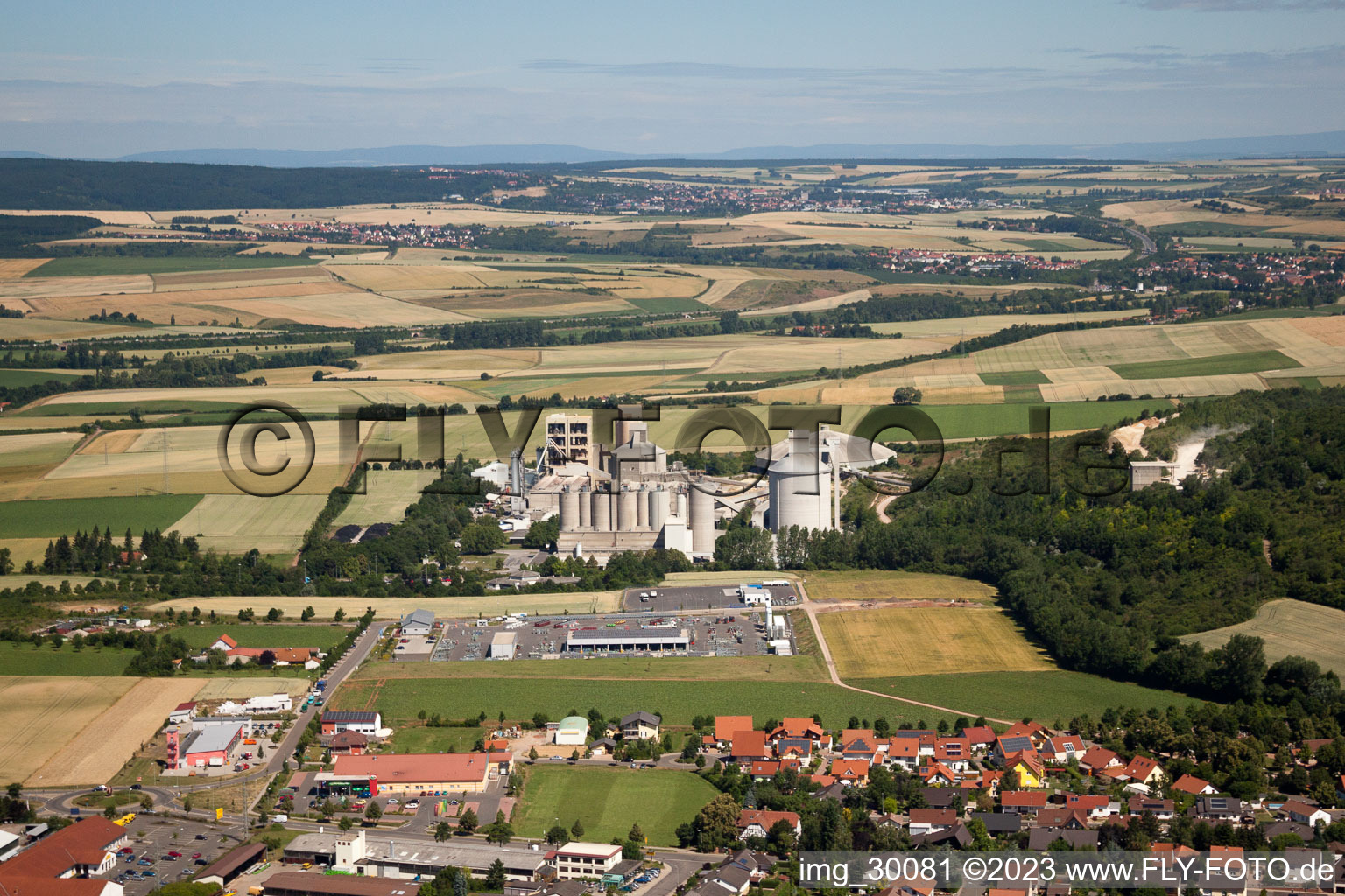 Göllheim, Zementwerk Dyckerhoff im Bundesland Rheinland-Pfalz, Deutschland aus der Luft