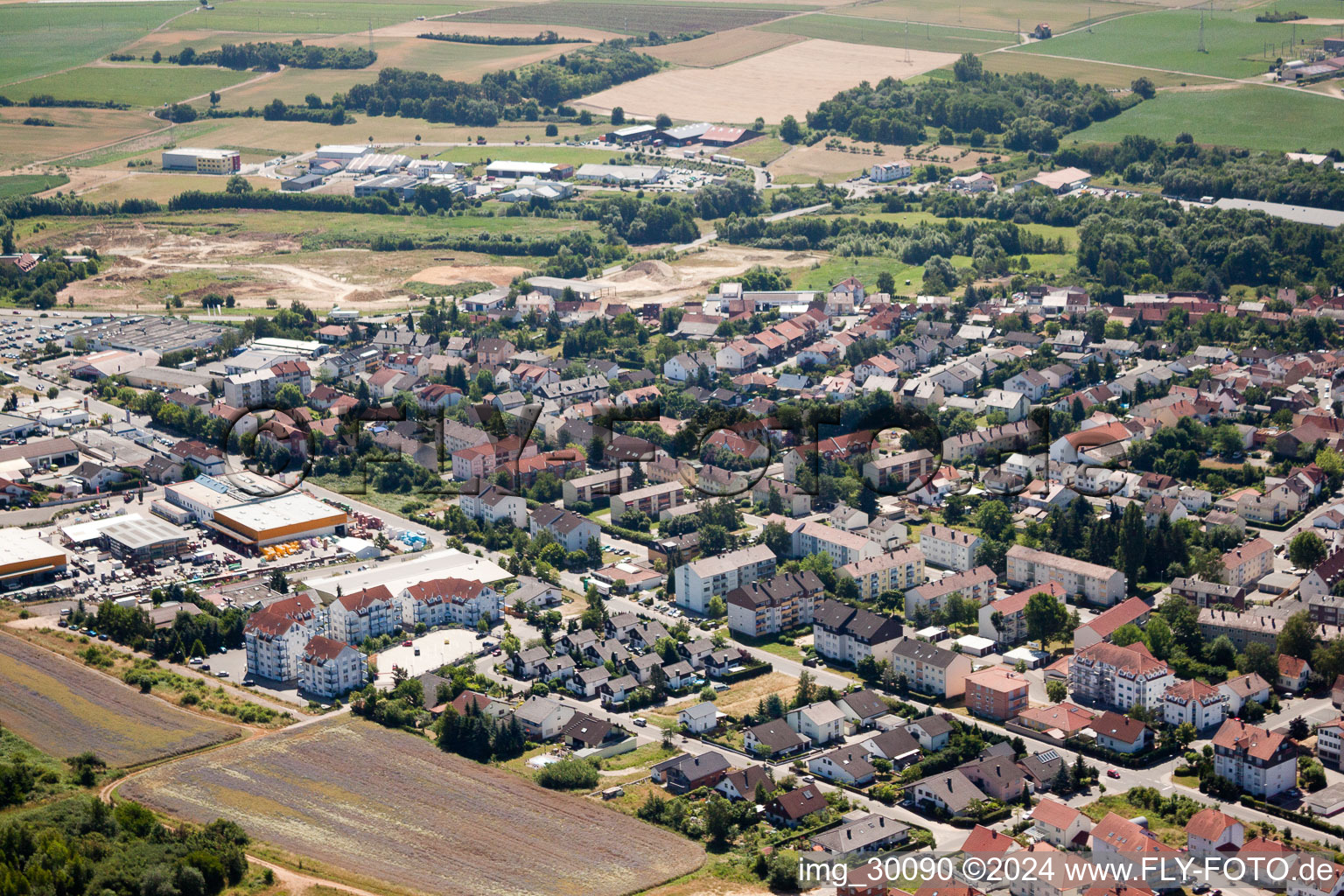 Eisenberg im Bundesland Rheinland-Pfalz, Deutschland von der Drohne aus gesehen