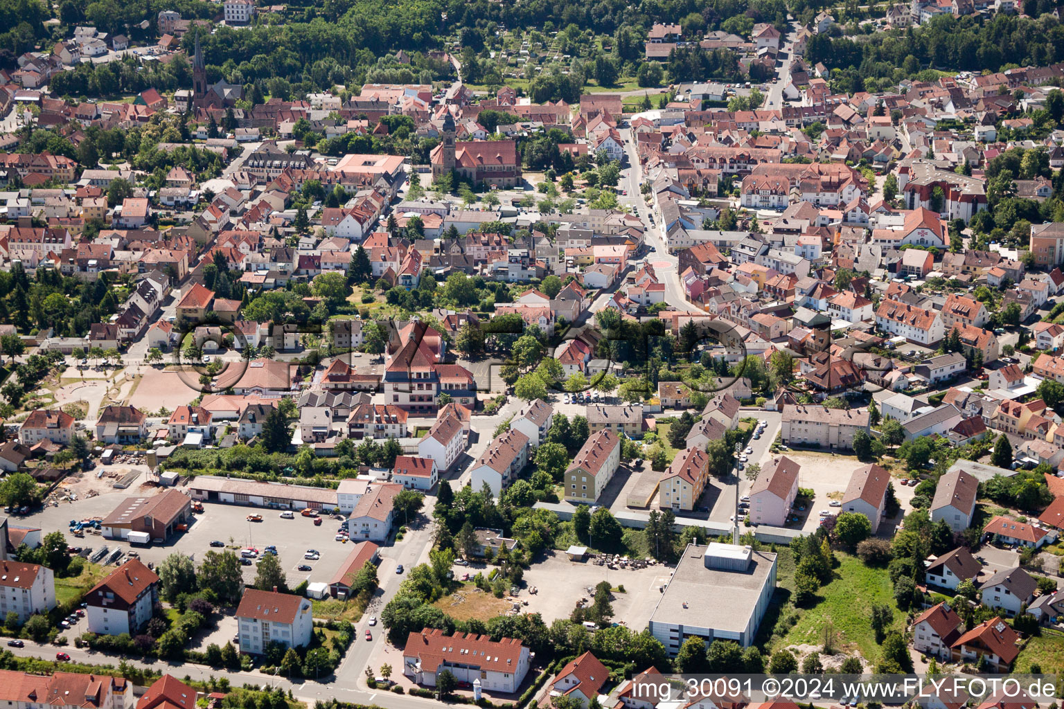 Luftbild von Eisenberg im Bundesland Rheinland-Pfalz, Deutschland