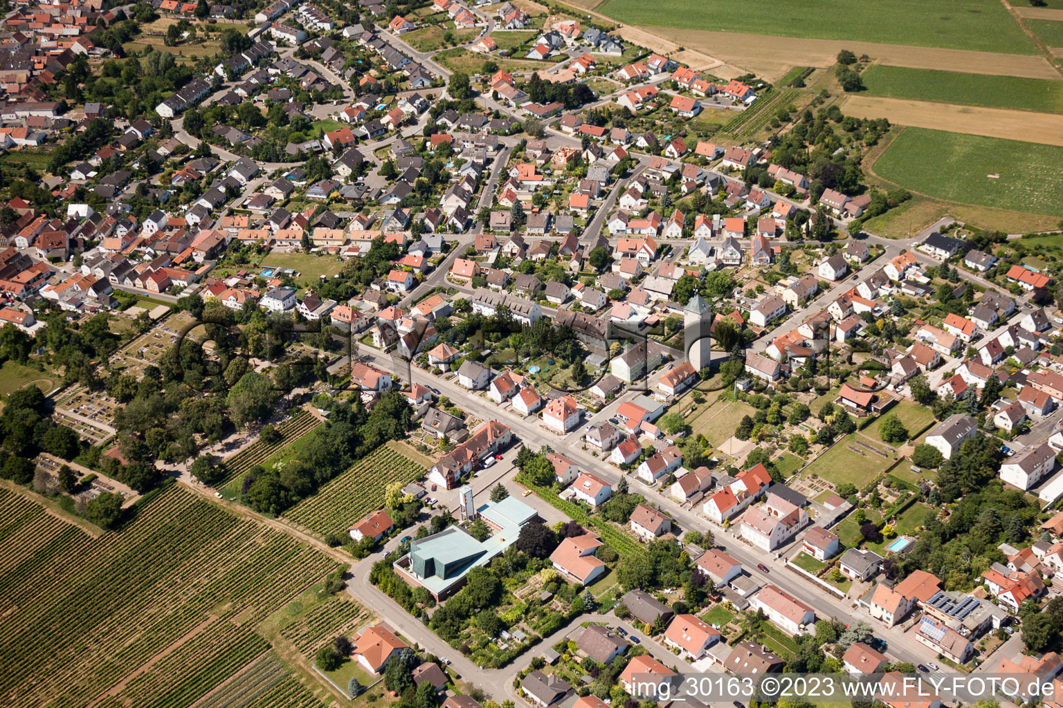 Ortsteil Lachen in Neustadt an der Weinstraße im Bundesland Rheinland-Pfalz, Deutschland aus der Luft betrachtet