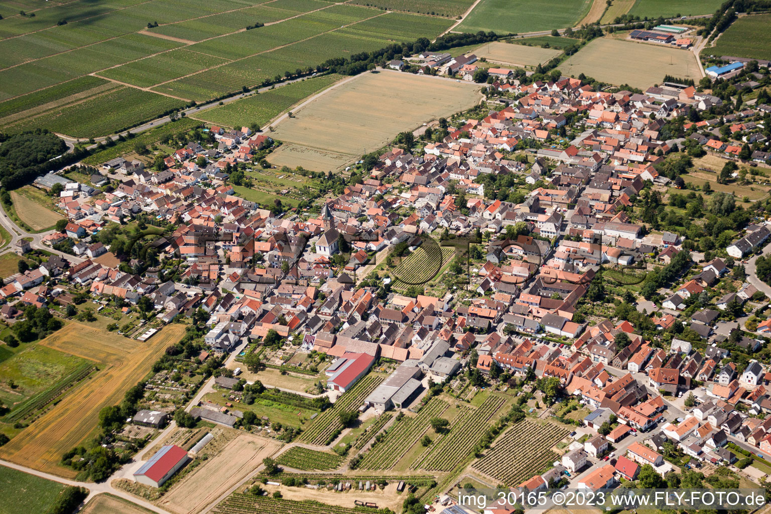 Ortsteil Lachen in Neustadt an der Weinstraße im Bundesland Rheinland-Pfalz, Deutschland aus der Vogelperspektive