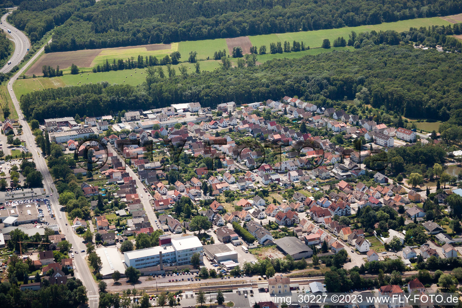 Kandel, Siedlung im Bundesland Rheinland-Pfalz, Deutschland aus der Luft betrachtet