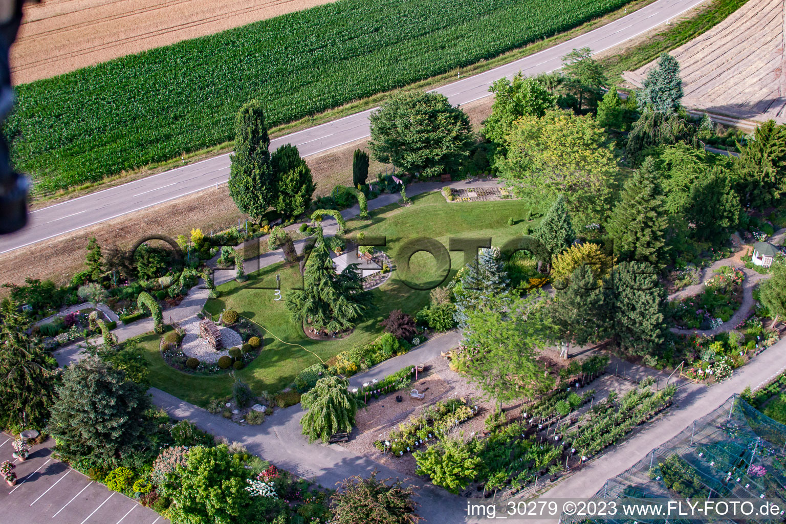 Schrägluftbild von Gartenzeiten Schwarz im Ortsteil Bodersweier in Kehl im Bundesland Baden-Württemberg, Deutschland