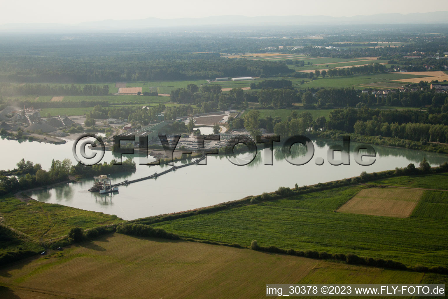Bischwiller im Bundesland Bas-Rhin, Frankreich von oben gesehen