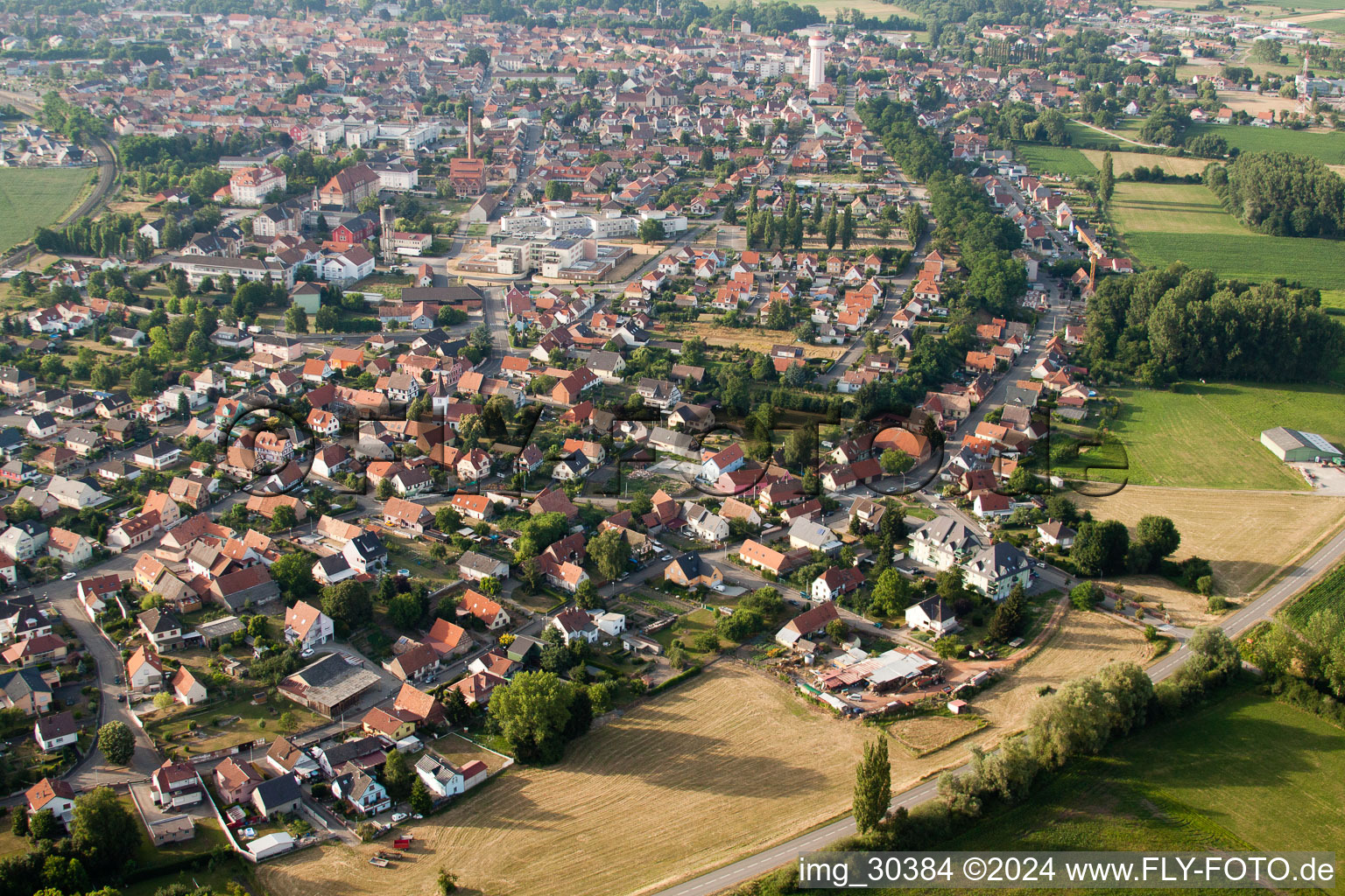 Drohnenbild von Bischwiller im Bundesland Bas-Rhin, Frankreich