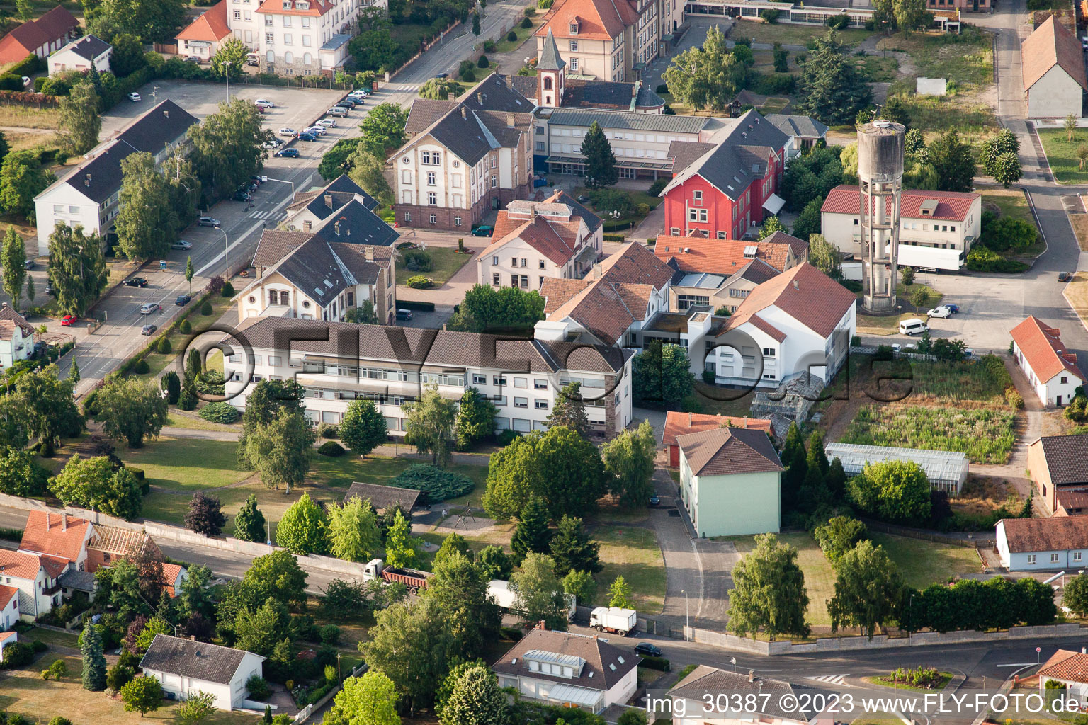 Bischwiller im Bundesland Bas-Rhin, Frankreich von der Drohne aus gesehen