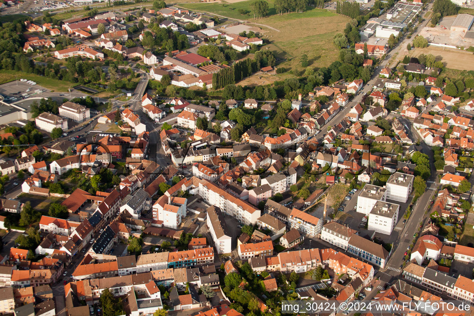 Bischwiller im Bundesland Bas-Rhin, Frankreich aus der Vogelperspektive