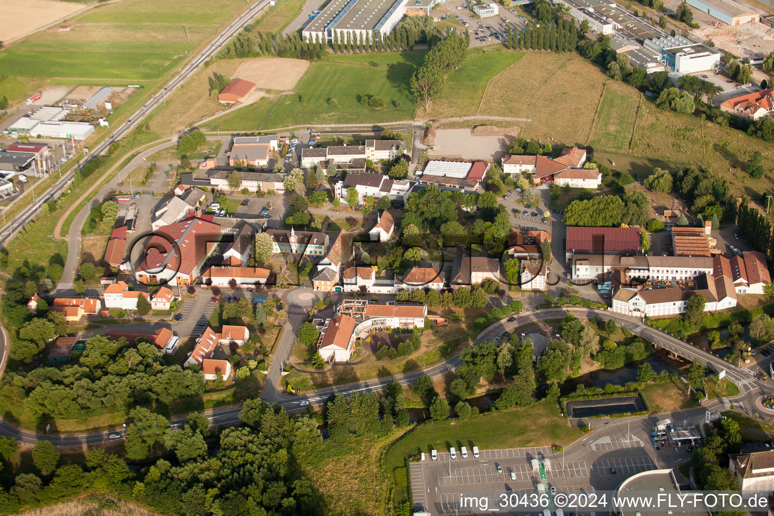 Bischwiller im Bundesland Bas-Rhin, Frankreich von oben gesehen