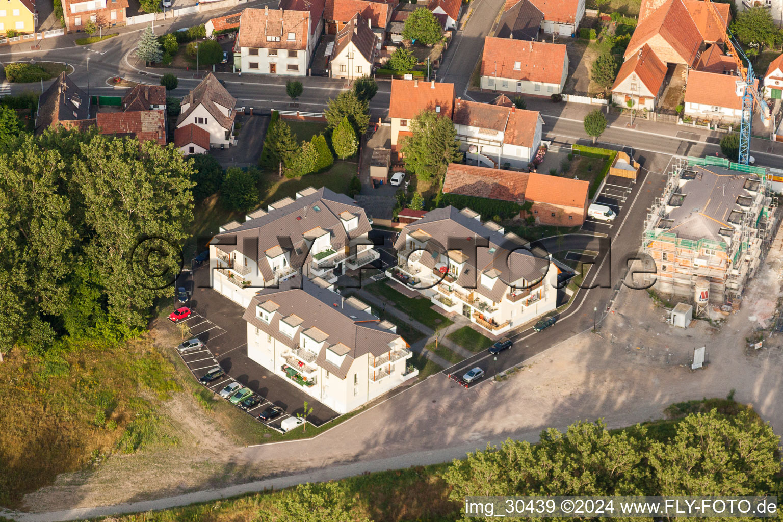 Wohngebiet der Mehrfamilienhaussiedlung impasse des Mirabelles in Oberhoffen-sur-Moder in Grand Est im Bundesland Bas-Rhin, Frankreich