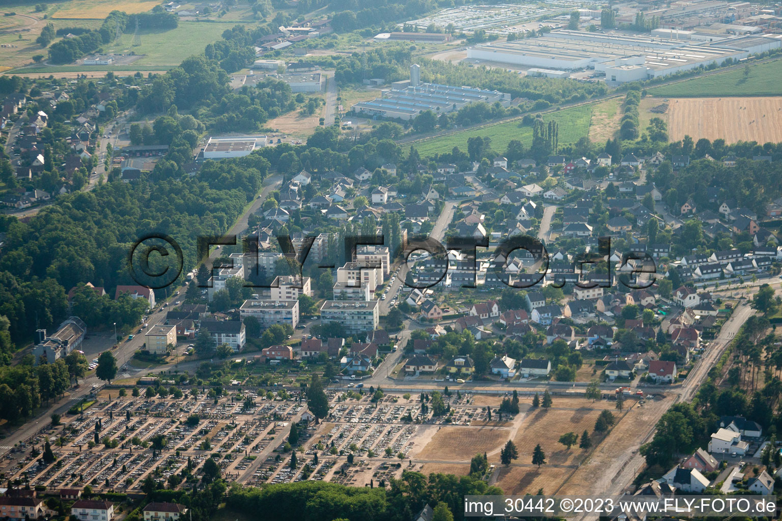 Luftbild von Oberhoffen-sur-Moder im Bundesland Bas-Rhin, Frankreich