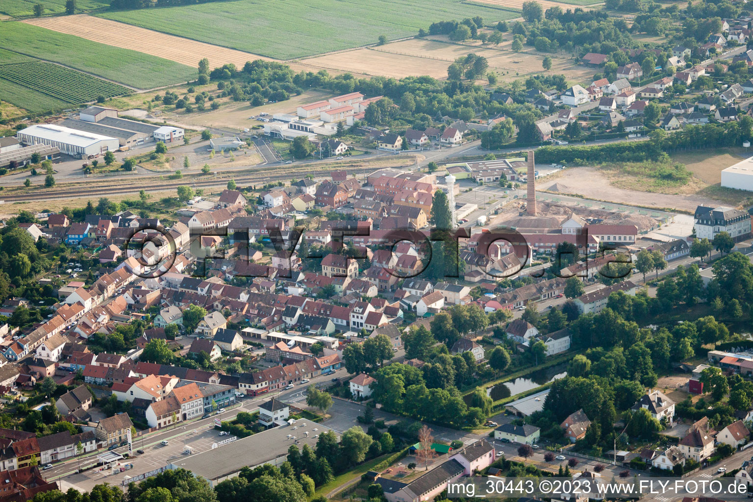 Luftaufnahme von Oberhoffen-sur-Moder im Bundesland Bas-Rhin, Frankreich