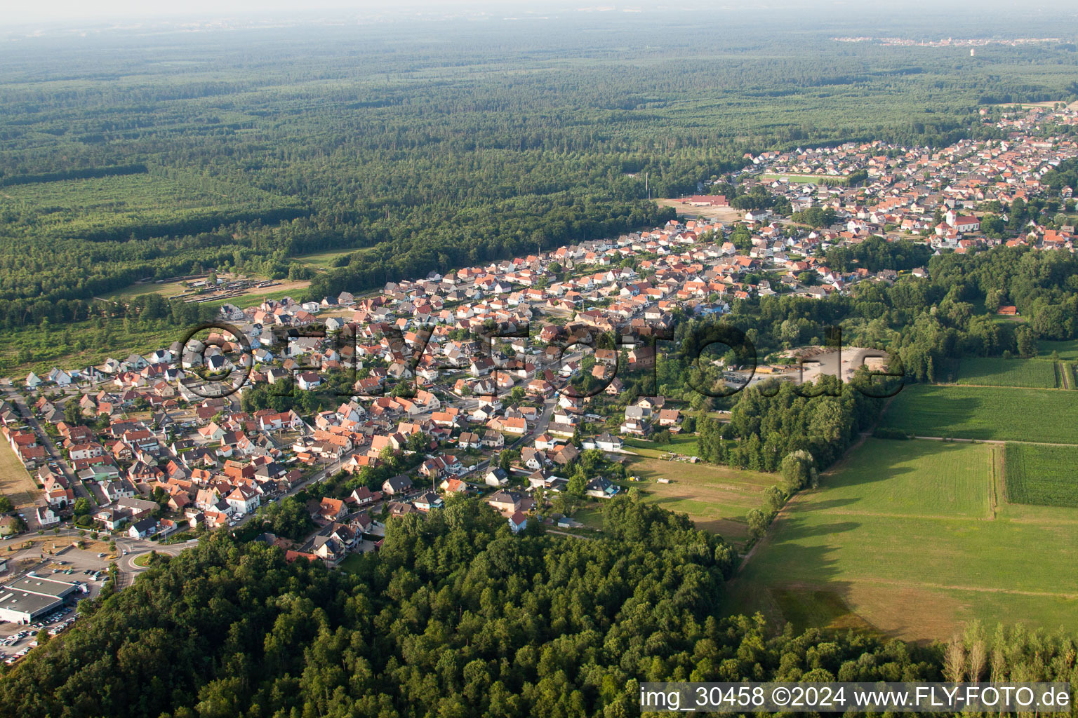 Schirrhein im Bundesland Bas-Rhin, Frankreich aus der Vogelperspektive