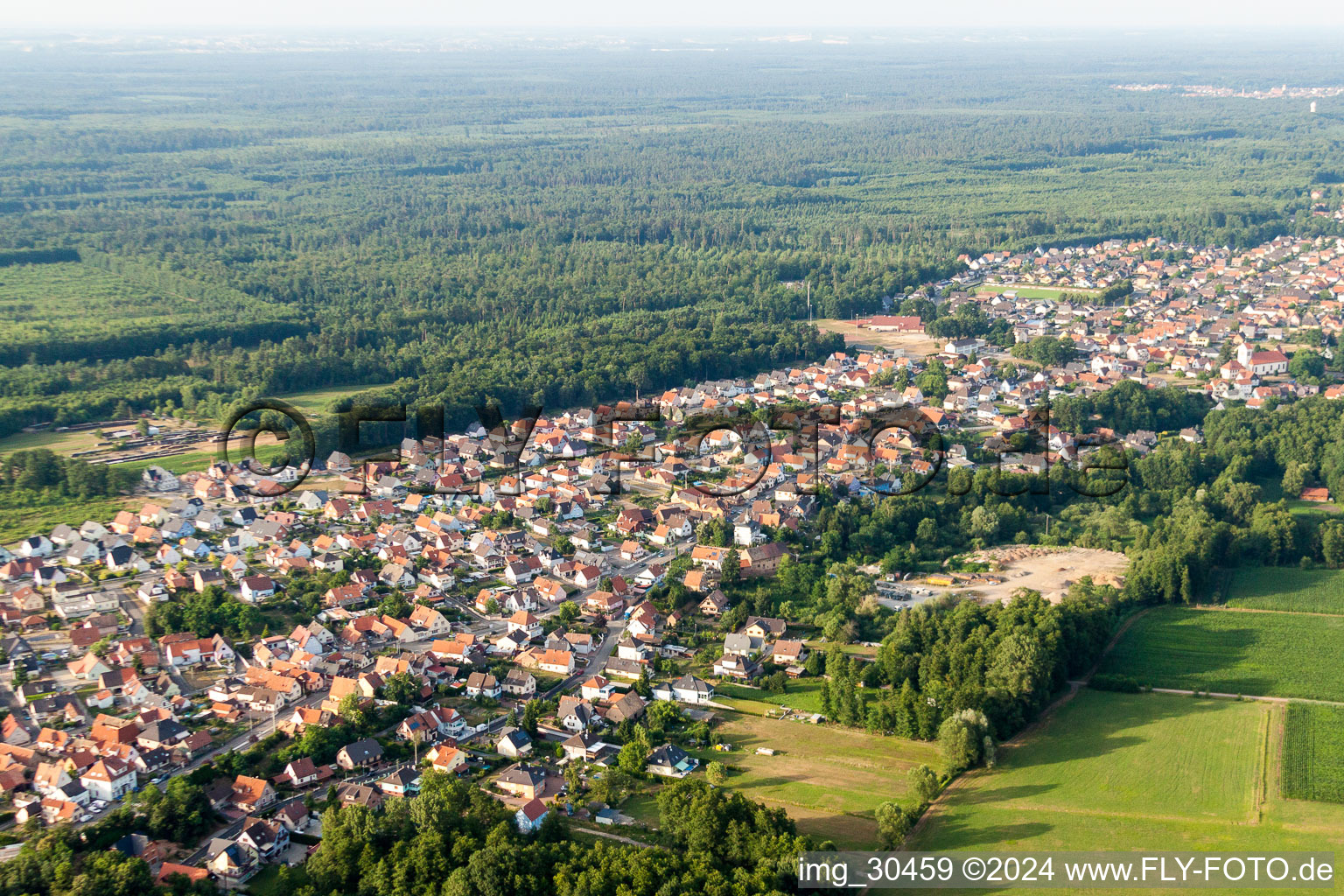 Luftbild von Dorf - Ansicht in Schirrhein in Grand Est im Bundesland Bas-Rhin, Frankreich