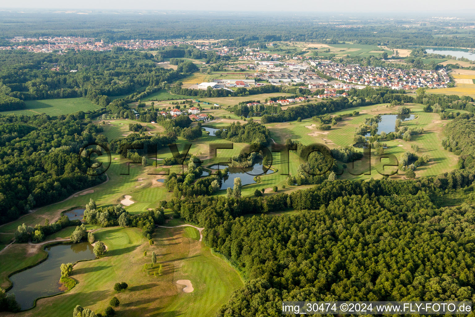 Luftbild von Gelände des Golfplatz Golfclub Soufflenheim Baden-Baden in Soufflenheim in Grand Est im Bundesland Bas-Rhin, Frankreich