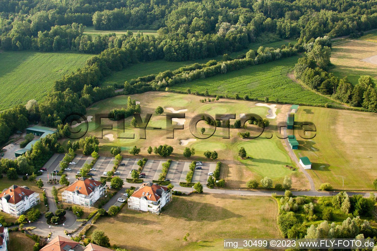 Drohnenaufname von Soufflenheim , Golfclub Soufflenheim Baden-Baden im Bundesland Bas-Rhin, Frankreich