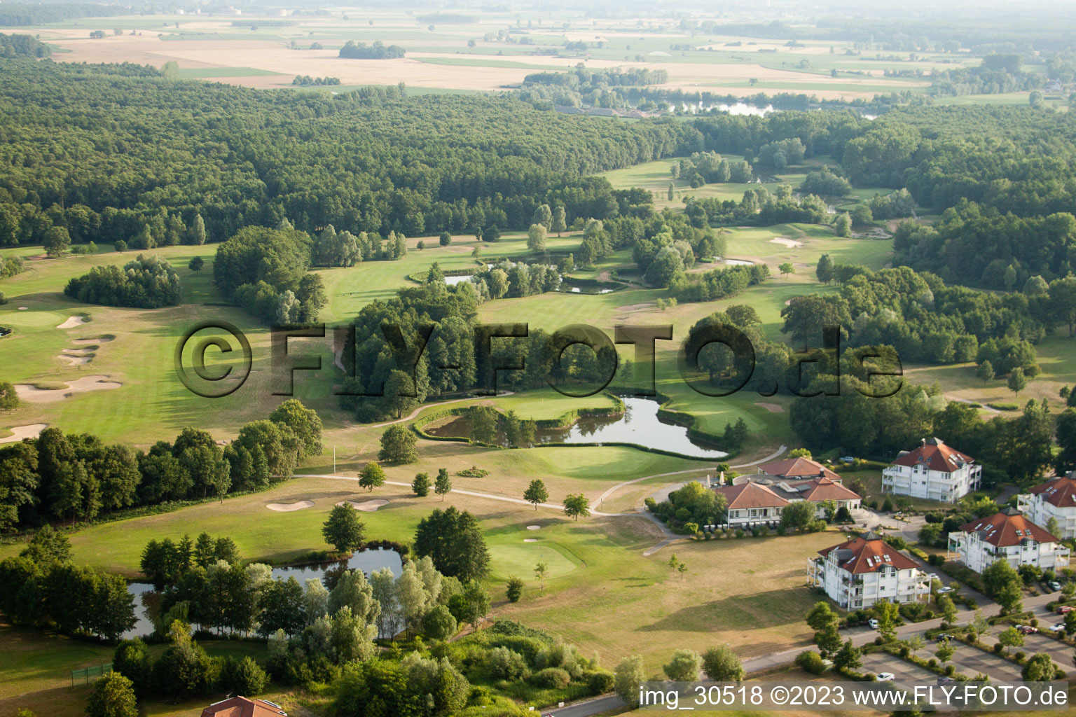 Soufflenheim , Golfclub Soufflenheim Baden-Baden im Bundesland Bas-Rhin, Frankreich von einer Drohne aus