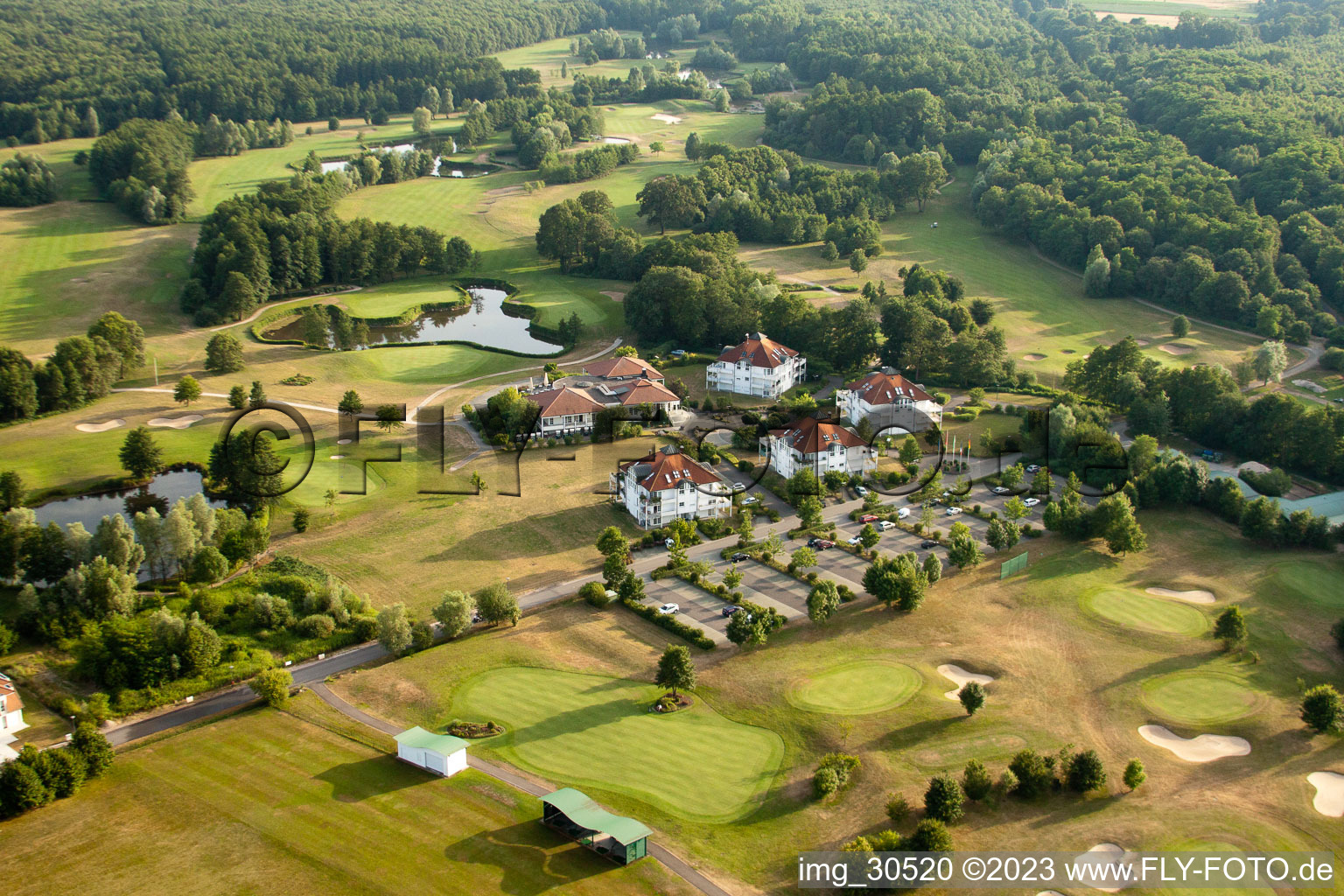 Soufflenheim , Golfclub Soufflenheim Baden-Baden im Bundesland Bas-Rhin, Frankreich von der Drohne aus gesehen