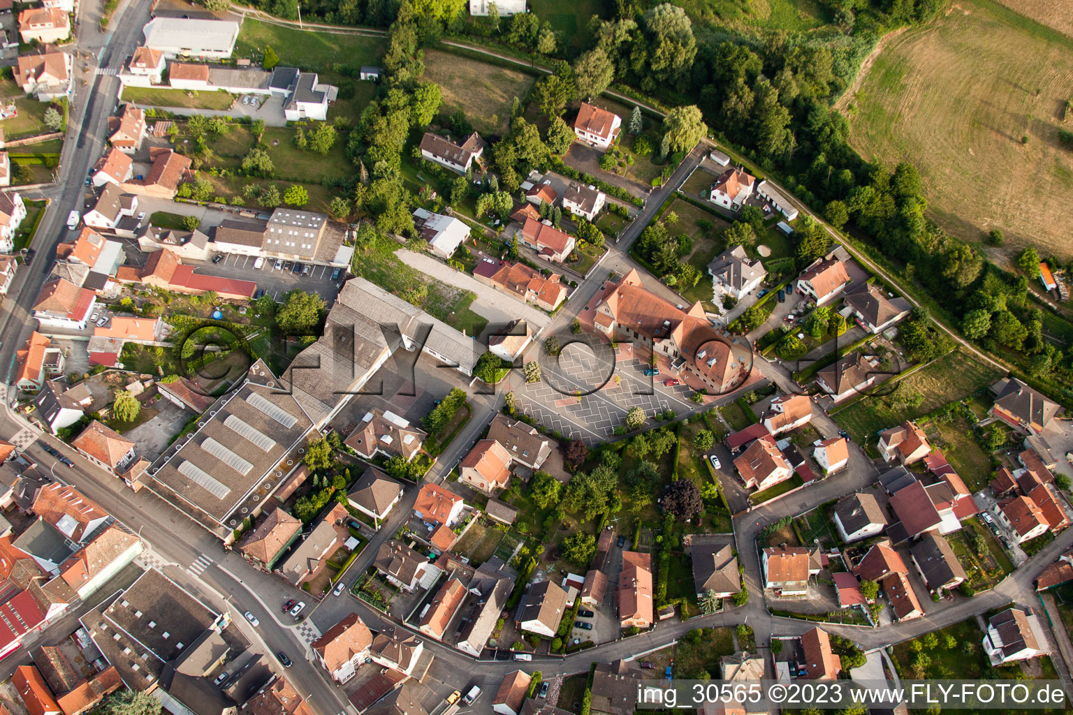 Luftaufnahme von Soufflenheim im Bundesland Bas-Rhin, Frankreich