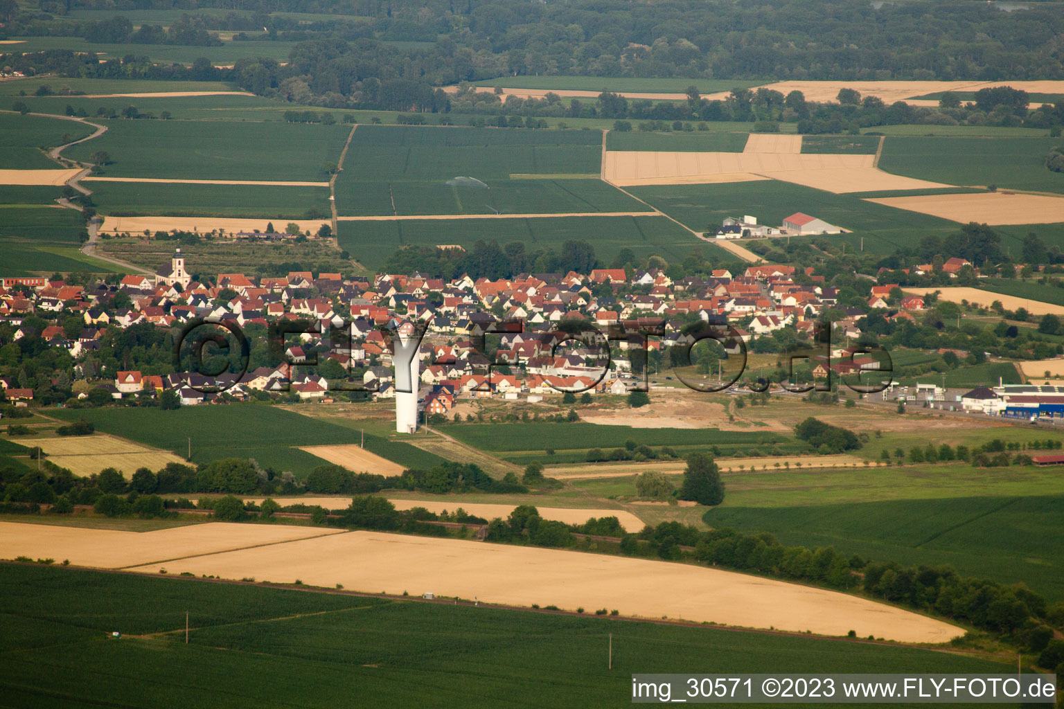 Luftbild von Roeschwoog von Westen in Rœschwoog im Bundesland Bas-Rhin, Frankreich