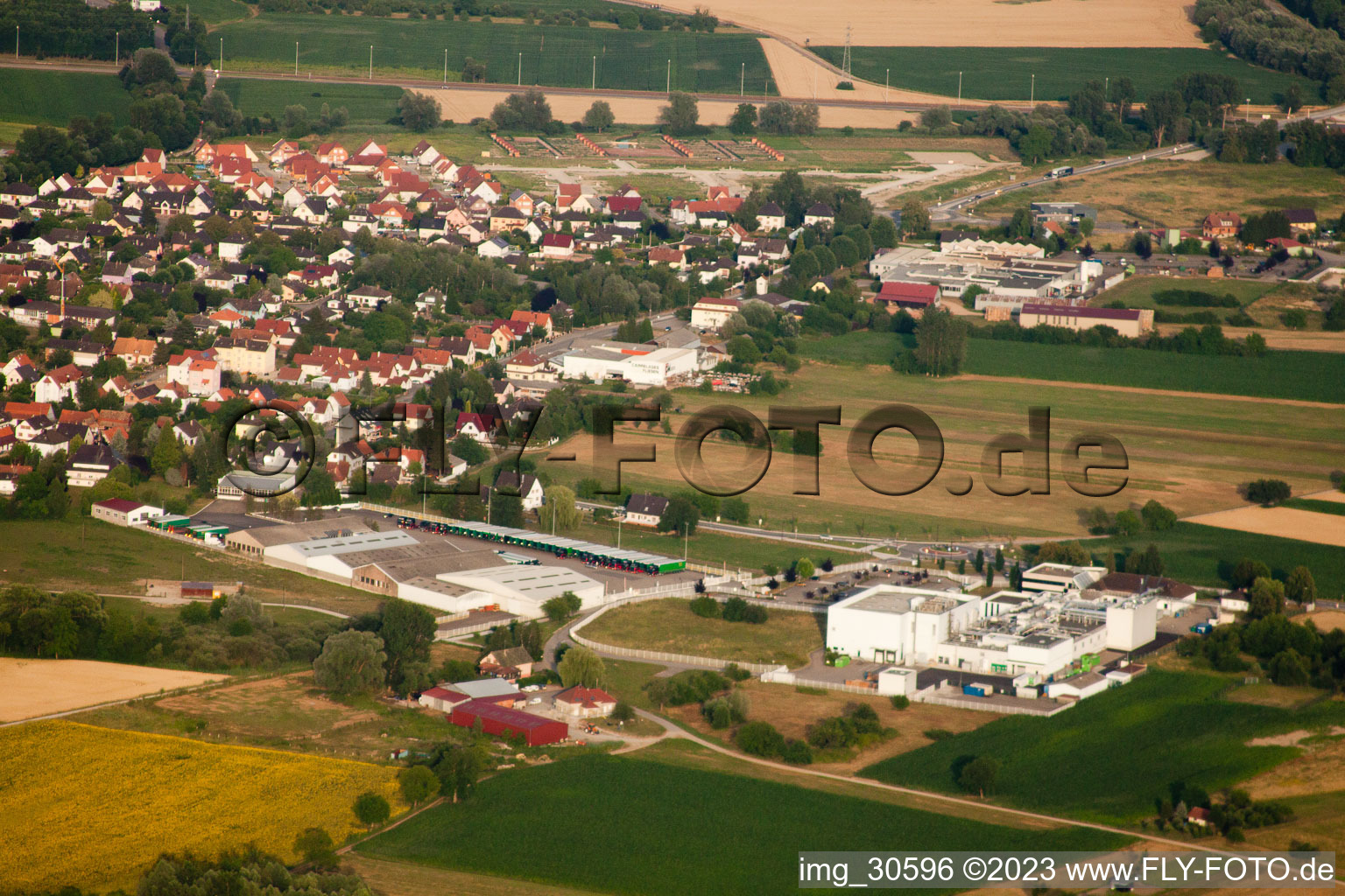 Forstfeld im Bundesland Bas-Rhin, Frankreich von der Drohne aus gesehen