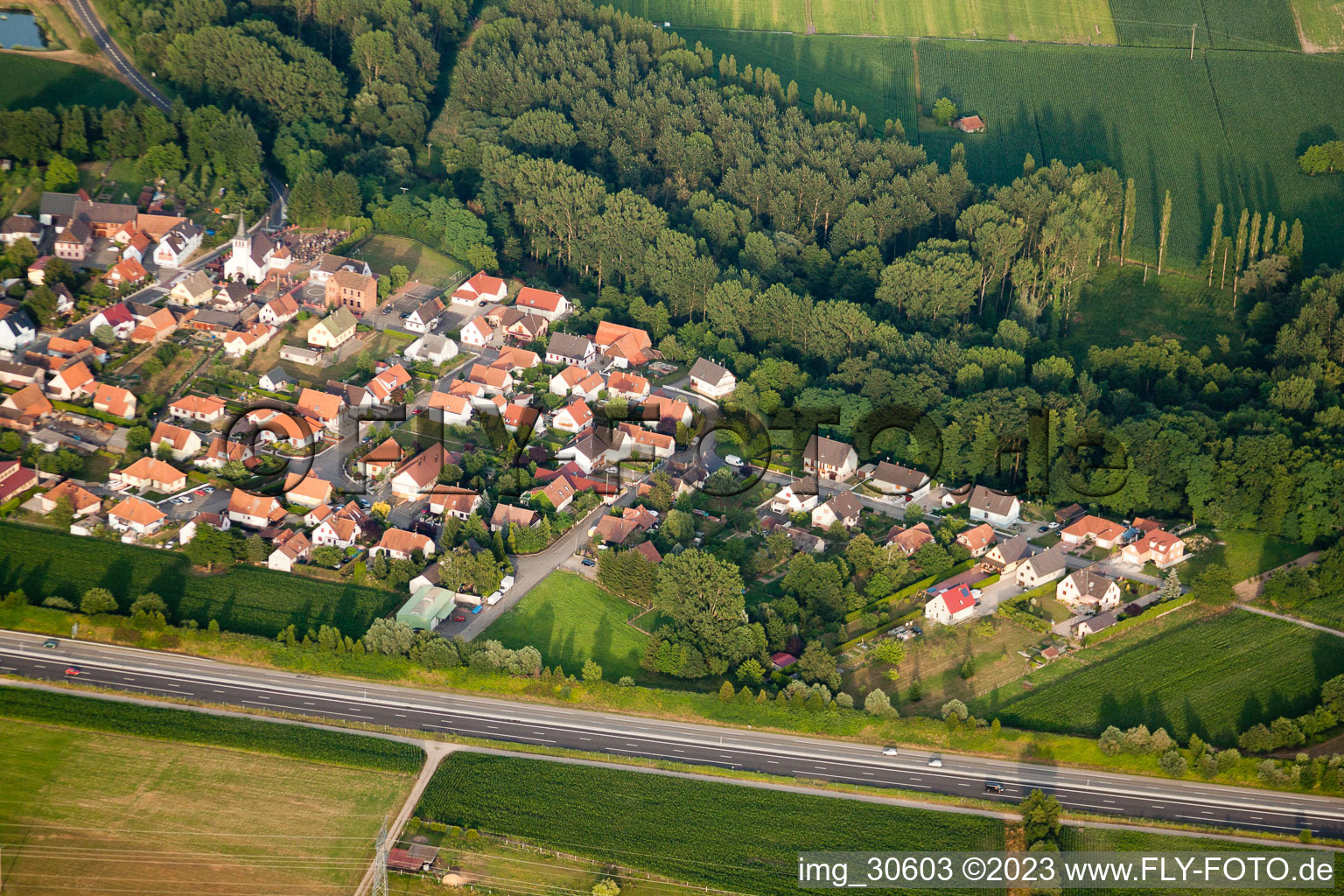 Luftbild von Kesseldorf von Westen im Bundesland Bas-Rhin, Frankreich