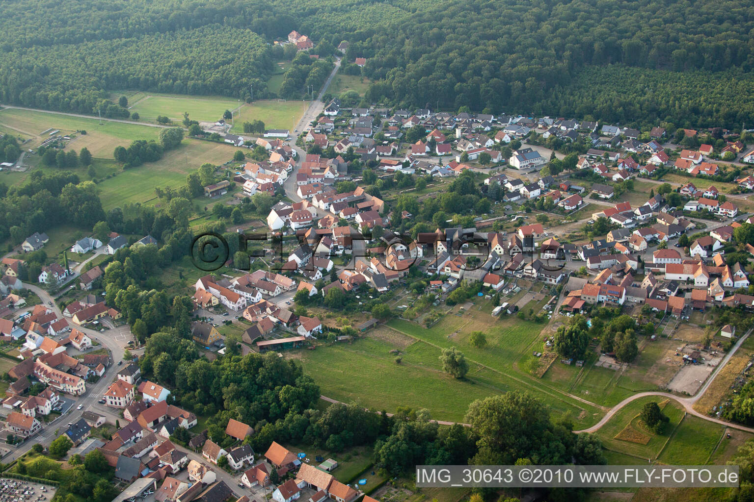 Luftaufnahme von Scheibenhardt im Bundesland Bas-Rhin, Frankreich