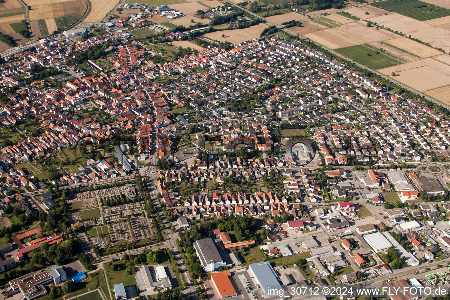 Rülzheim im Bundesland Rheinland-Pfalz, Deutschland aus der Drohnenperspektive