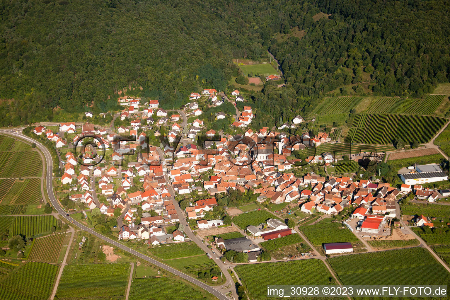 Schrägluftbild von Eschbach im Bundesland Rheinland-Pfalz, Deutschland