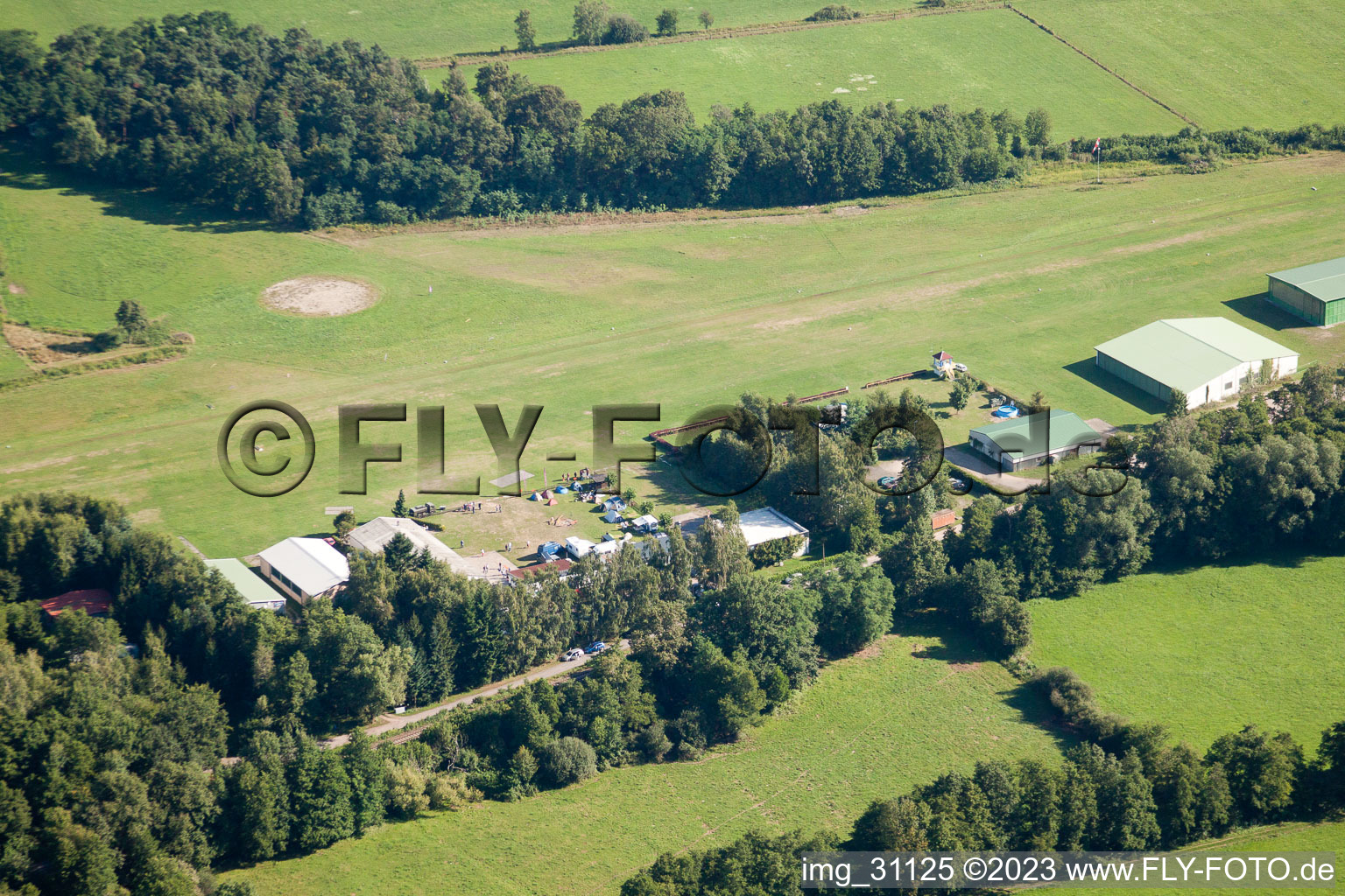 Luftaufnahme von Schweighofen, Flugplatz im Bundesland Rheinland-Pfalz, Deutschland