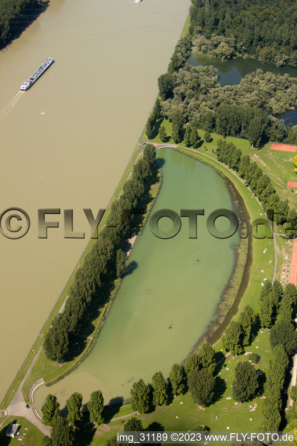 Luftbild von Karlsruhe Daxlanden, Rheinstrandbad im Bundesland Baden-Württemberg, Deutschland