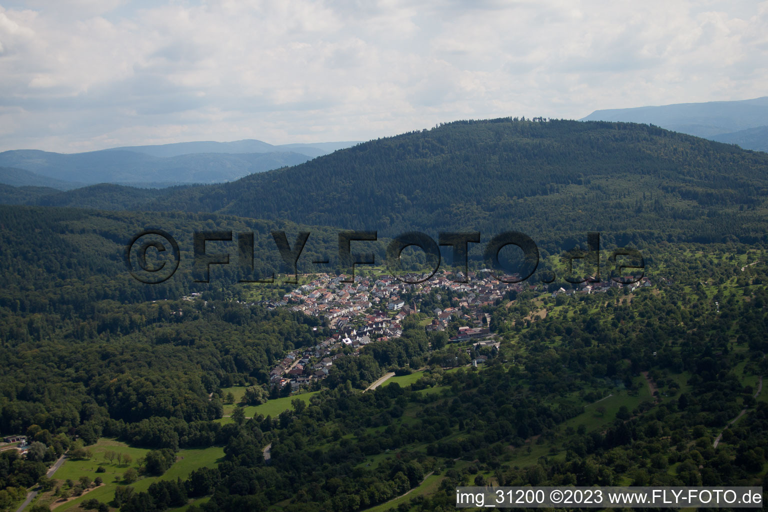 Luftaufnahme von Aus Westen im Ortsteil Waldprechtsweier in Malsch im Bundesland Baden-Württemberg, Deutschland