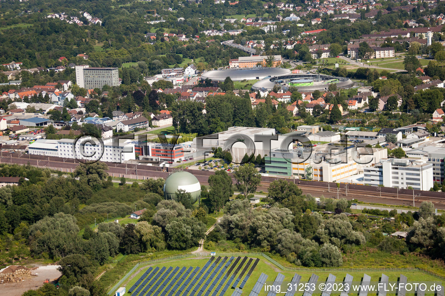 Luftaufnahme von Baden-Oos, Biologische Heilmittel Heel in Baden-Baden im Bundesland Baden-Württemberg, Deutschland