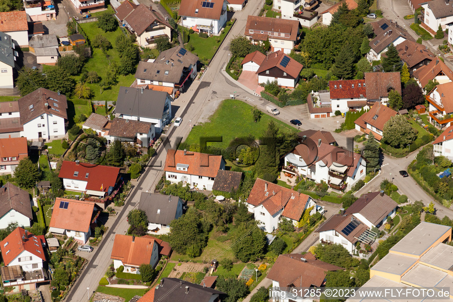 Luftbild von Varnhalt, Gartenstr im Ortsteil Gallenbach in Baden-Baden im Bundesland Baden-Württemberg, Deutschland