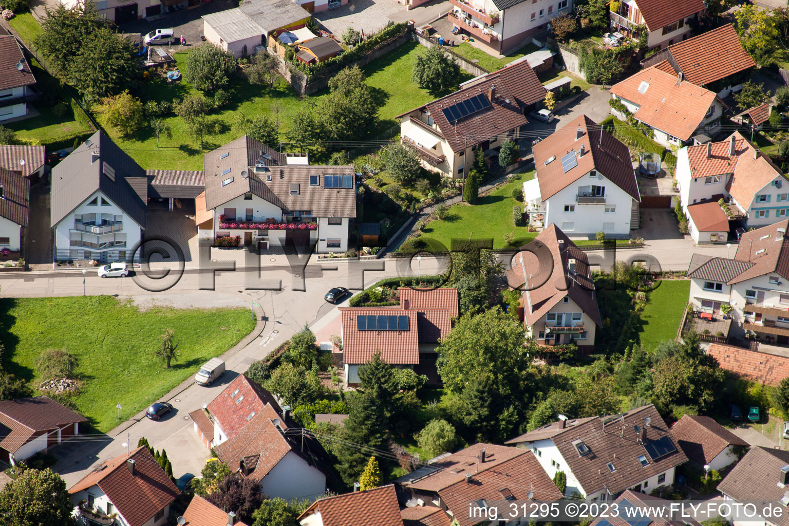 Luftaufnahme von Ortsteil Varnhalt in Baden-Baden im Bundesland Baden-Württemberg, Deutschland
