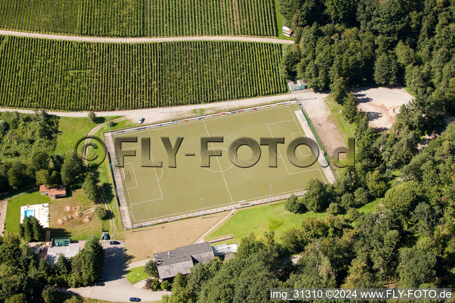 Luftbild von Varnhalt, Sportplätze im Ortsteil Gallenbach in Baden-Baden im Bundesland Baden-Württemberg, Deutschland